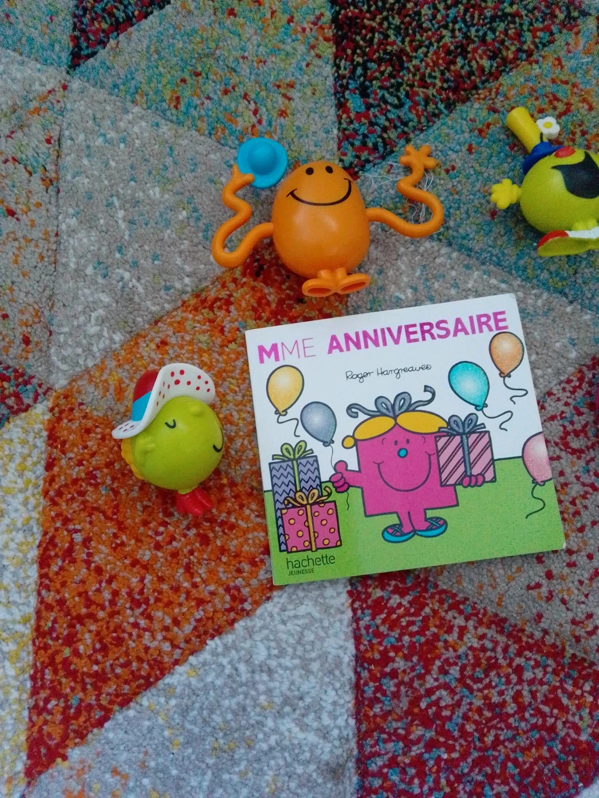 Libro + figuras – photo 2